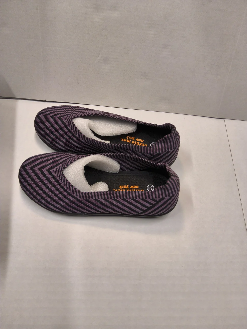 New In Box bernie mev. Girls Purple and Black Chevron Slip-On Flats Size 31